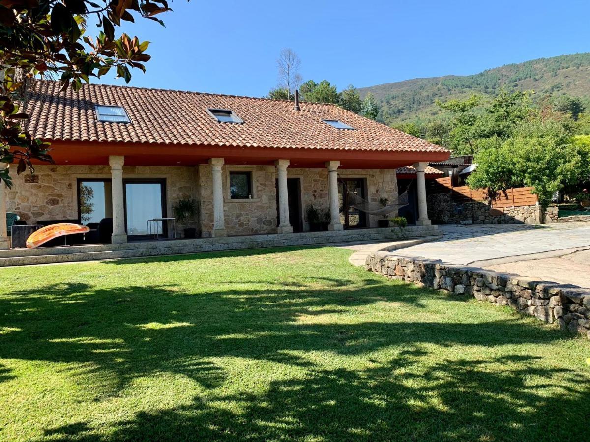 VILLA RAICES. Agradable casa con piscina Baiona Exterior foto